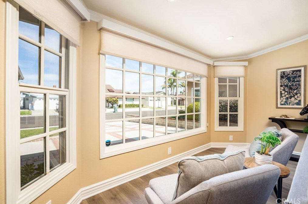 6532 Kilda Cir, Huntington Beach CA  92647-5625 exterior