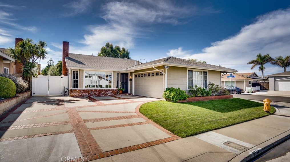 6532 Kilda Cir, Huntington Beach CA  92647-5625 exterior