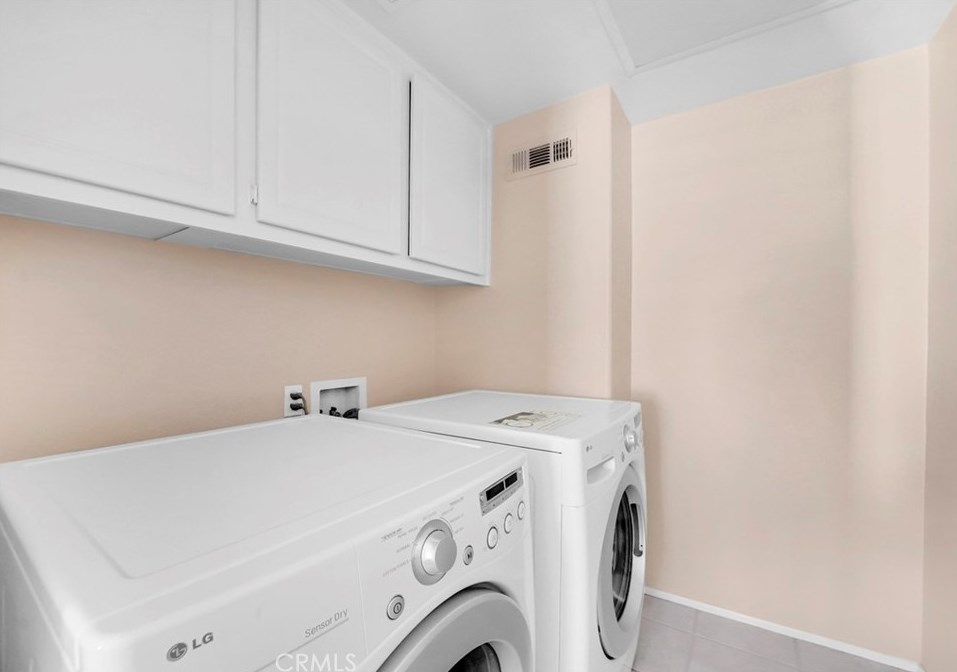 28 Moonstone, Irvine CA  92602-1610 exterior