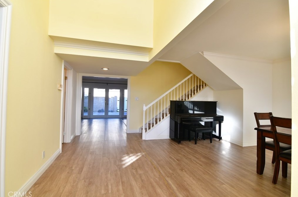 4 Spicewood Way, Irvine CA  92612-2721 exterior