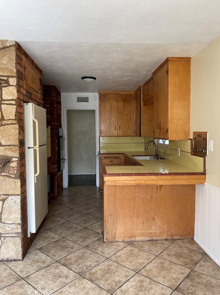 2953 Floral Ave, Riverside CA  92507-3213 exterior