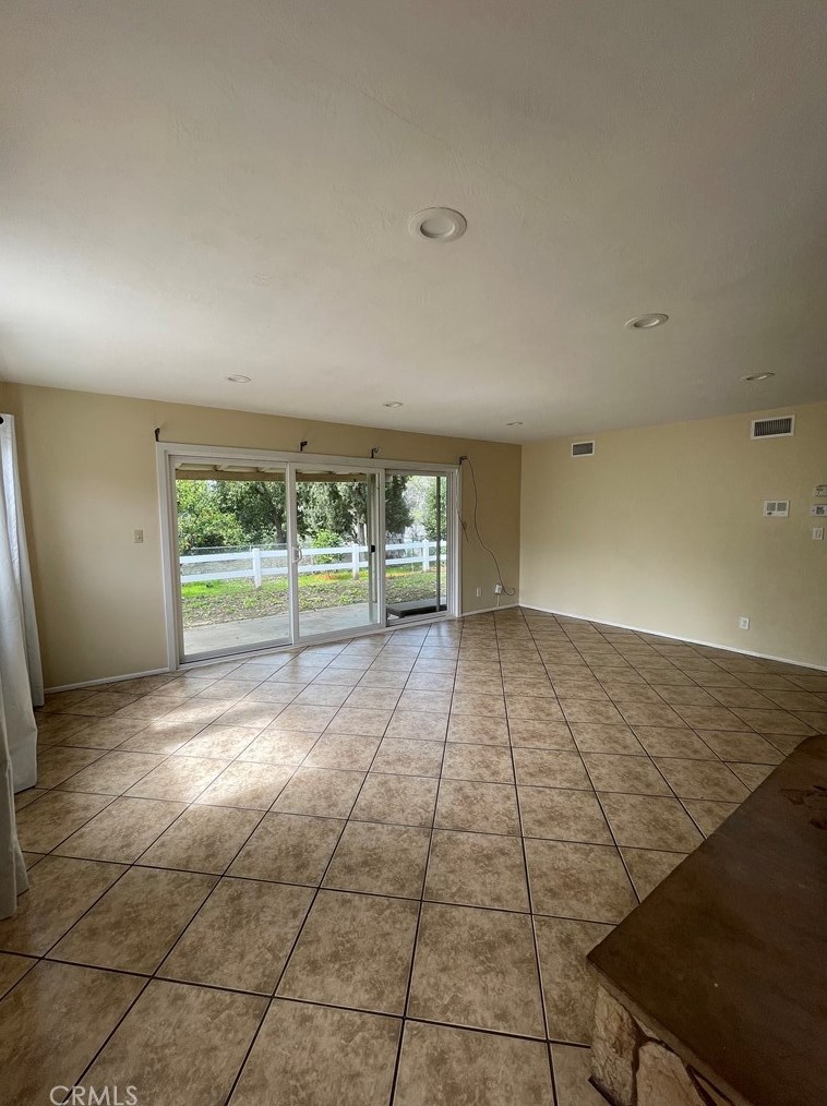 2953 Floral Ave, Riverside CA  92507-3213 exterior