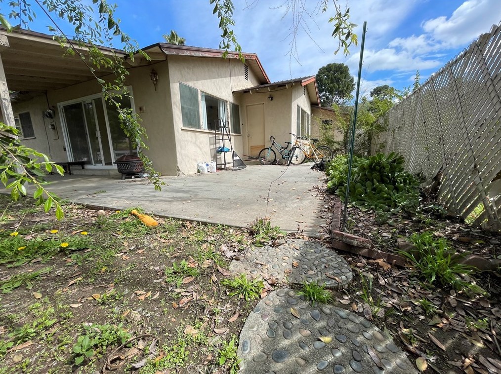 2953 Floral Ave, Riverside CA  92507-3213 exterior