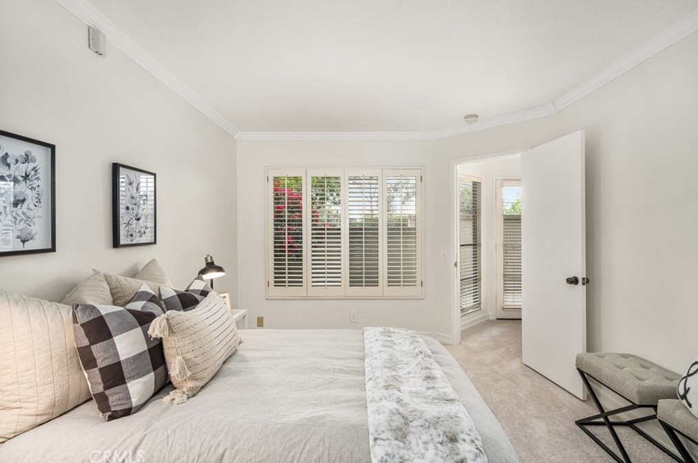 16 Montanas Sud, Irvine CA  exterior