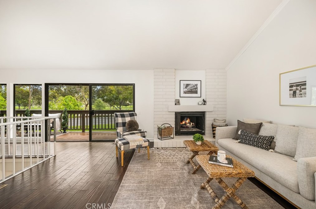 16 Montanas Sud, Irvine CA  exterior