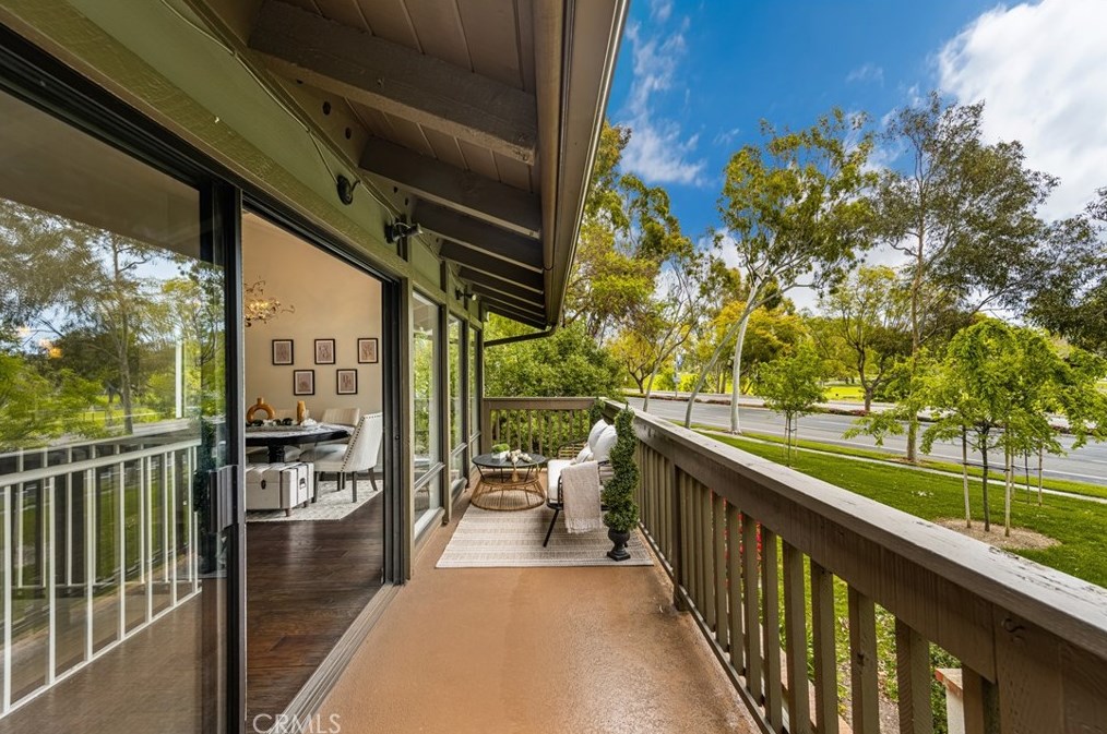 16 Montanas Sud, Irvine CA  exterior