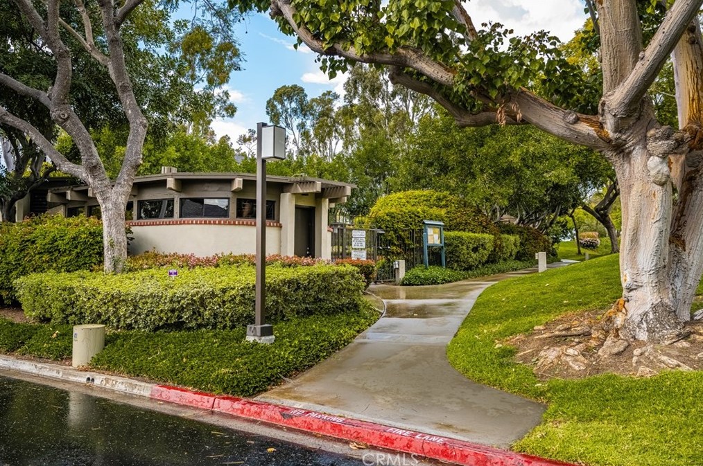 16 Montanas Sud, Irvine CA  exterior