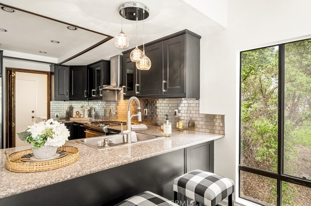 16 Montanas Sud, Irvine CA  exterior