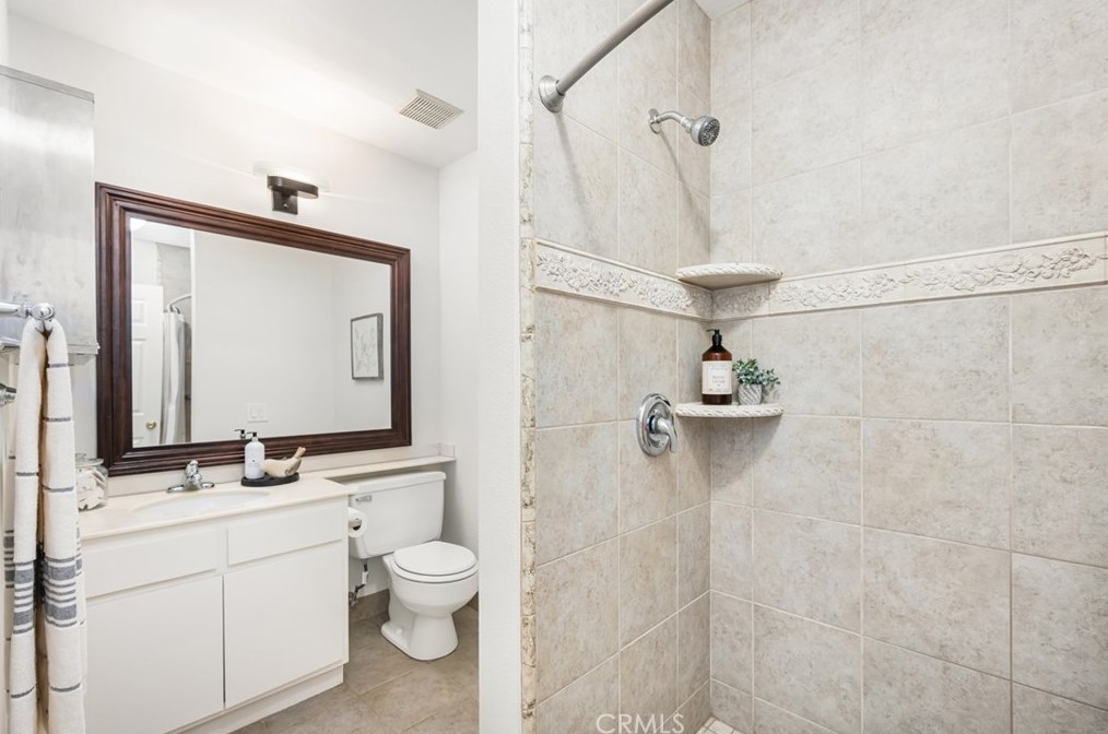 16 Montanas Sud, Irvine CA  exterior