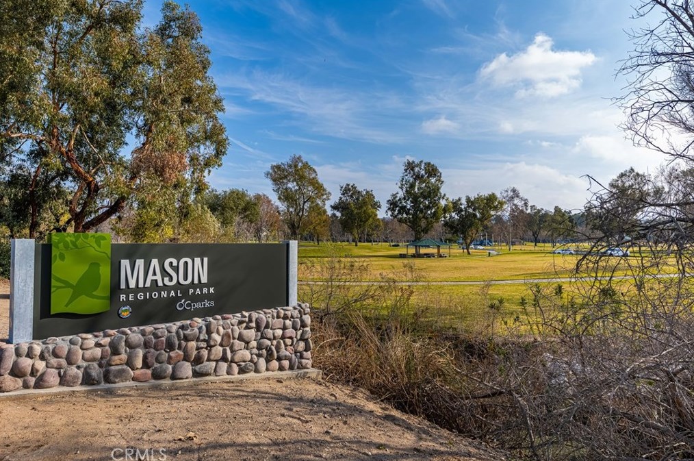 16 Montanas Sud, Irvine CA  exterior