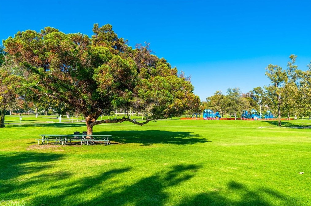 16 Montanas Sud, Irvine CA  exterior