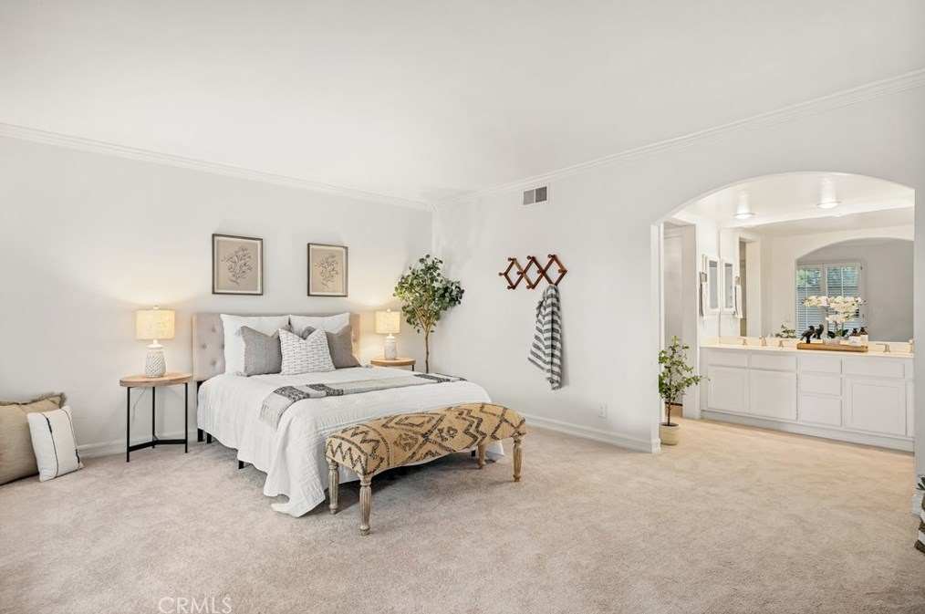 16 Montanas Sud, Irvine CA  exterior