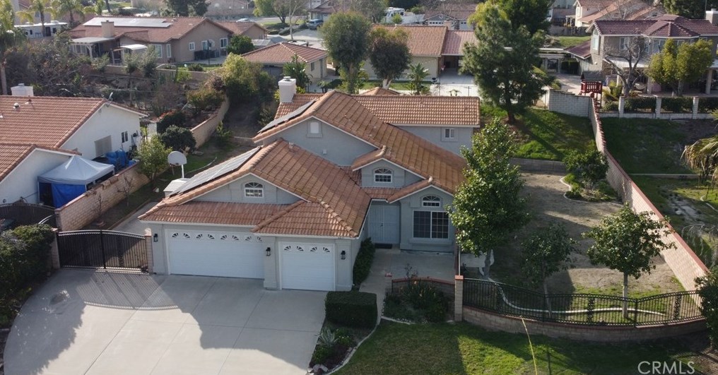 6831 Ironwood Dr, Riverside CA  92506-6517 exterior