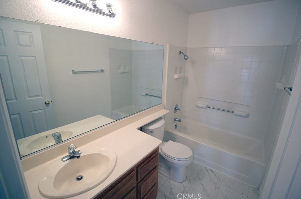 6831 Ironwood Dr, Riverside CA  92506-6517 exterior