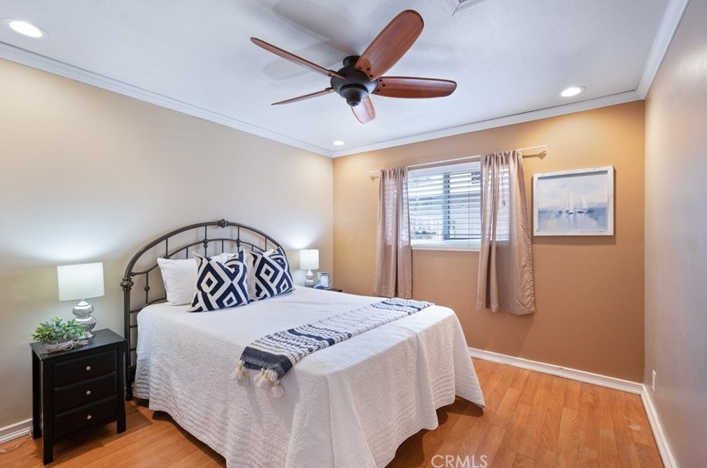19866 Bushard St, Huntington Beach CA  92646-4027 exterior