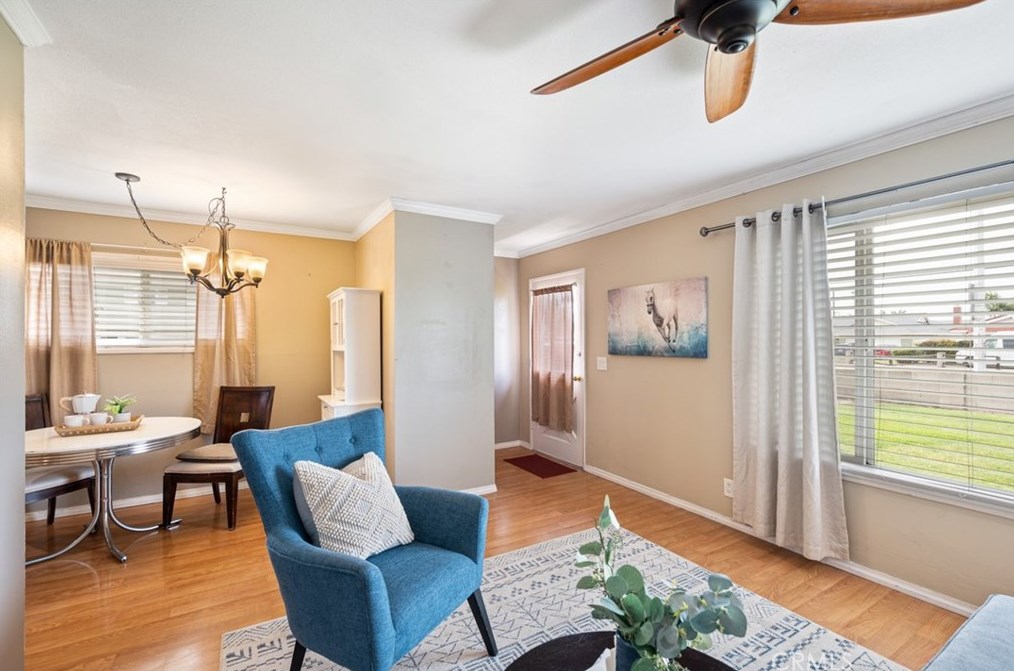 19866 Bushard St, Huntington Beach CA  92646-4027 exterior