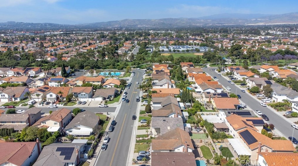 14872 Elm Ave, Irvine CA  92606-2610 exterior