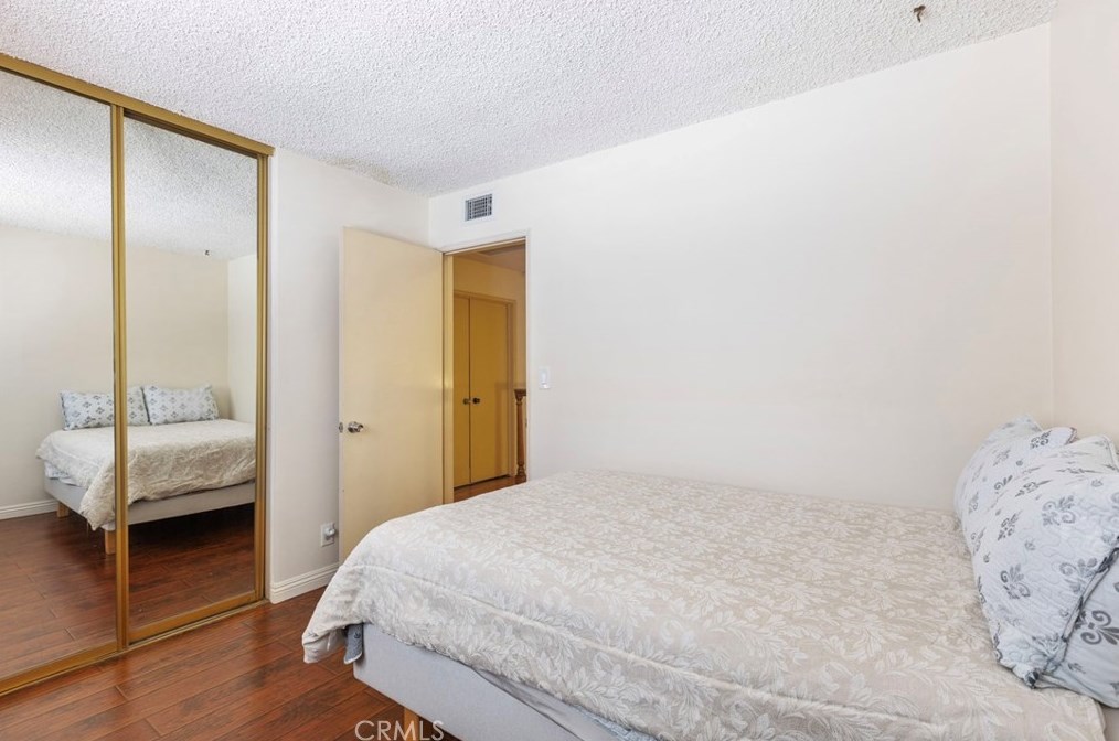 14872 Elm Ave, Irvine CA  92606-2610 exterior