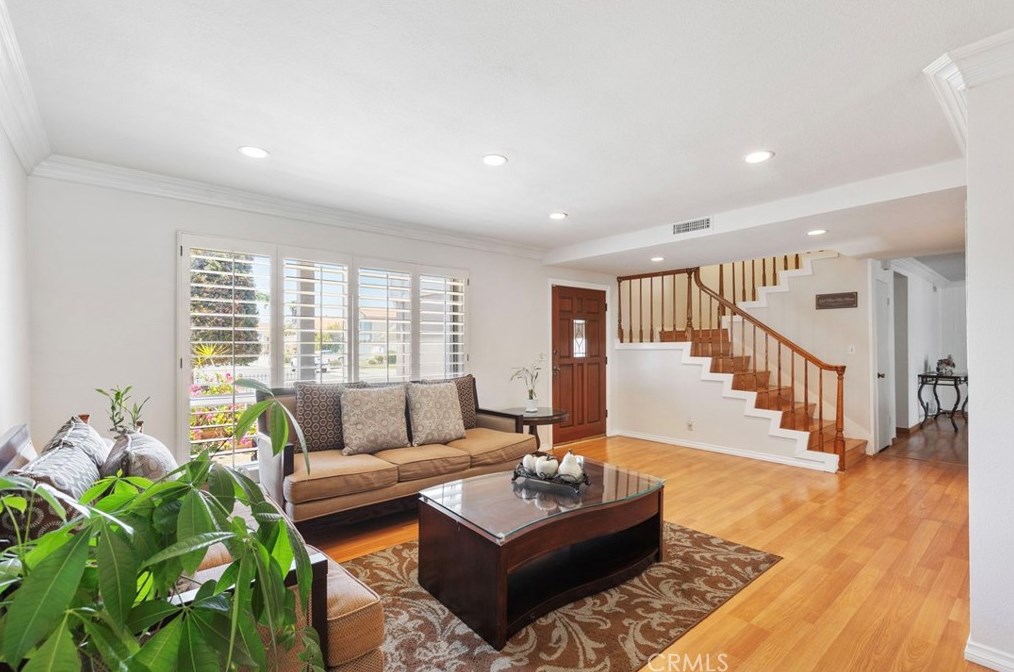 14872 Elm Ave, Irvine CA  92606-2610 exterior