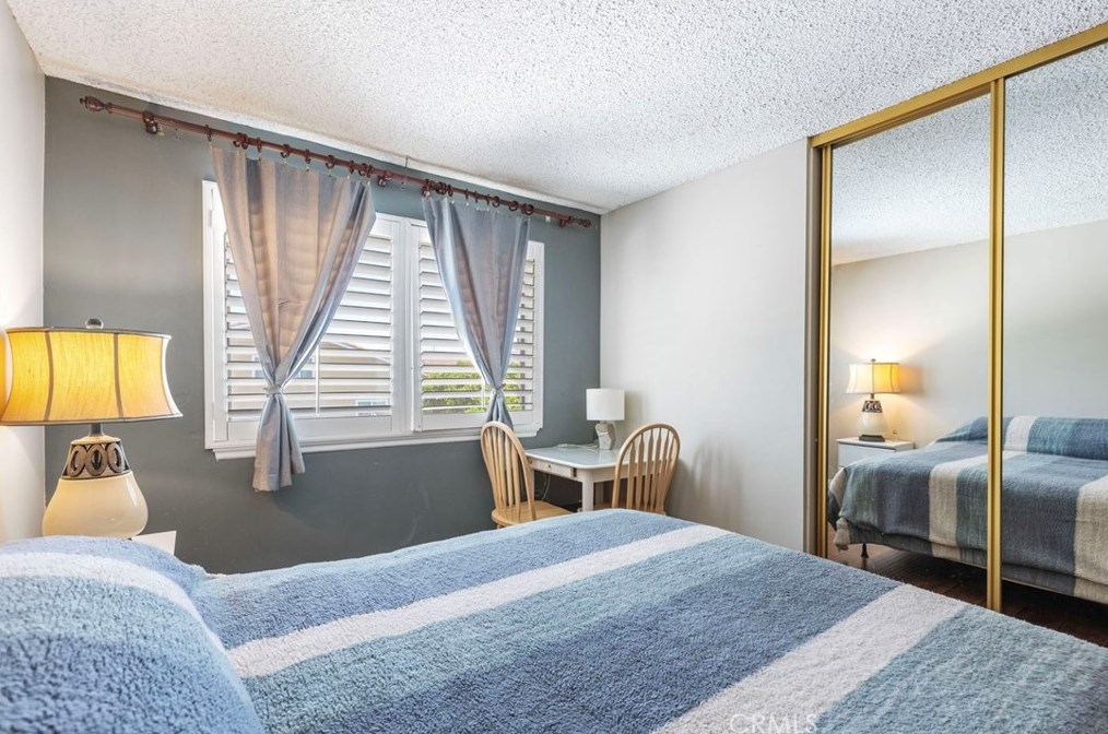 14872 Elm Ave, Irvine CA  92606-2610 exterior