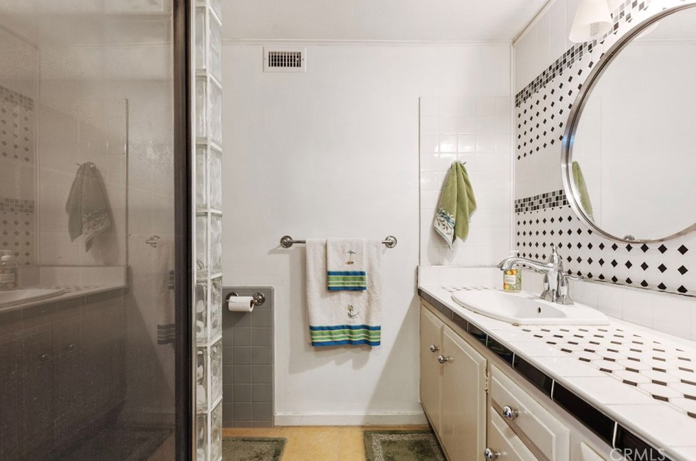 14872 Elm Ave, Irvine CA  92606-2610 exterior