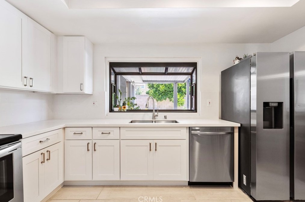 14872 Elm Ave, Irvine CA  92606-2610 exterior