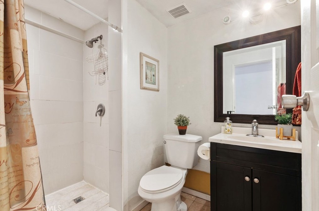 14872 Elm Ave, Irvine CA  92606-2610 exterior