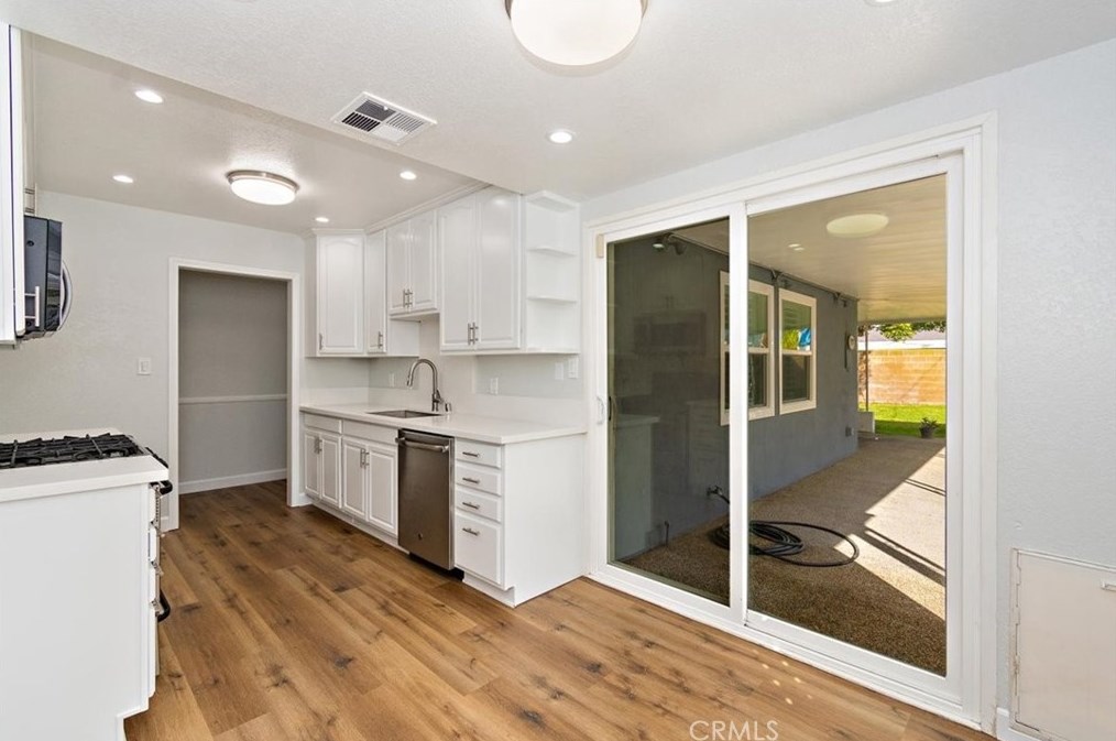 1413 Beacon Ave, Anaheim CA  92802-1717 exterior