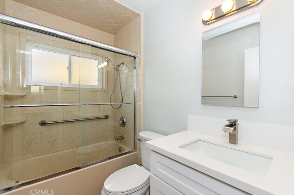 1413 Beacon Ave, Anaheim CA  92802-1717 exterior