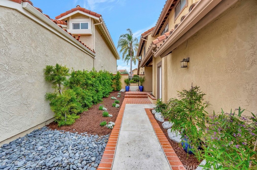 31 Terracima, Irvine CA  92620-2500 exterior