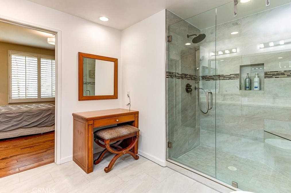 3221 Watermarke Pl, Irvine CA  92612-5617 exterior