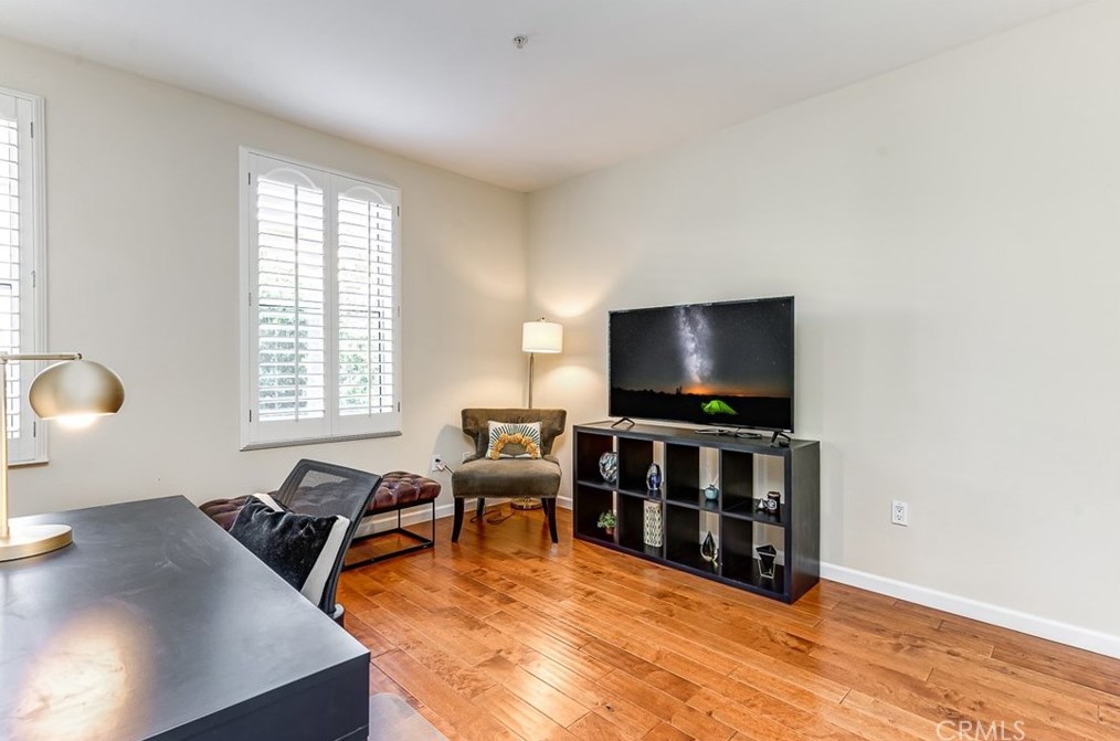 3221 Watermarke Pl, Irvine CA  92612-5617 exterior