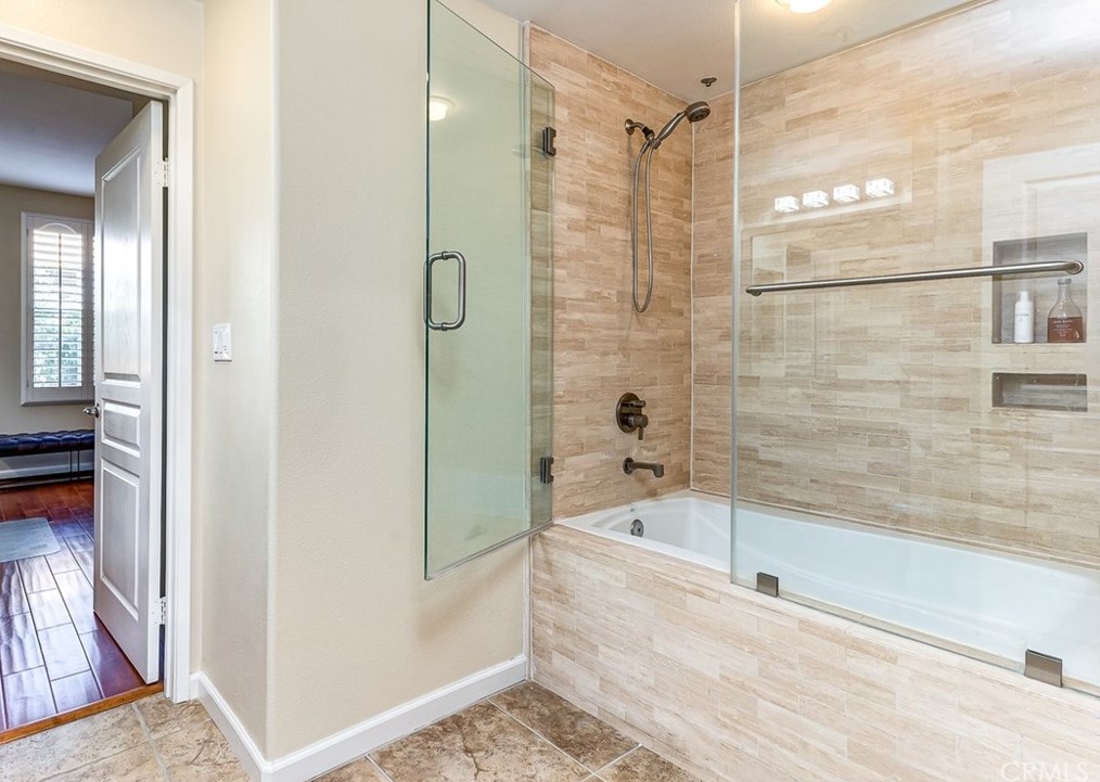 3221 Watermarke Pl, Irvine CA  92612-5617 exterior
