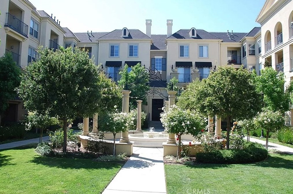 3221 Watermarke Pl, Irvine CA  92612-5617 exterior