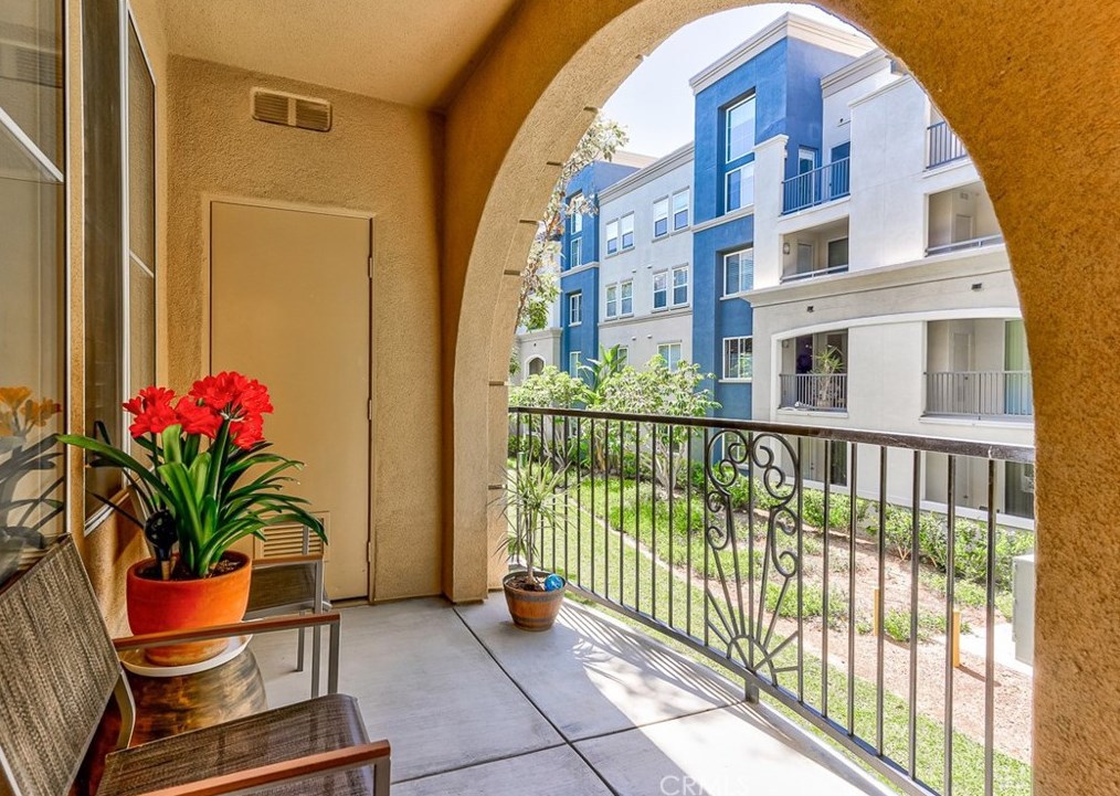3221 Watermarke Pl, Irvine CA  92612-5617 exterior