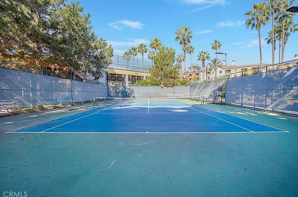 3221 Watermarke Pl, Irvine CA  92612-5617 exterior