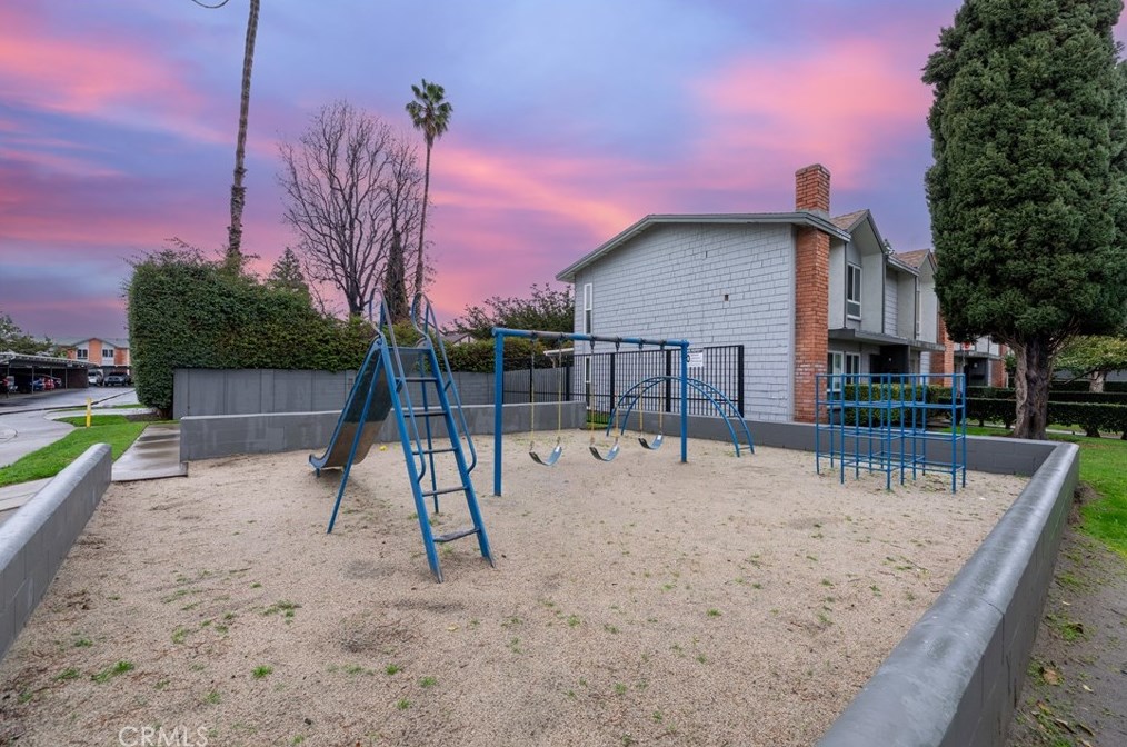 16576 Montego Way, Tustin CA  92780-4127 exterior