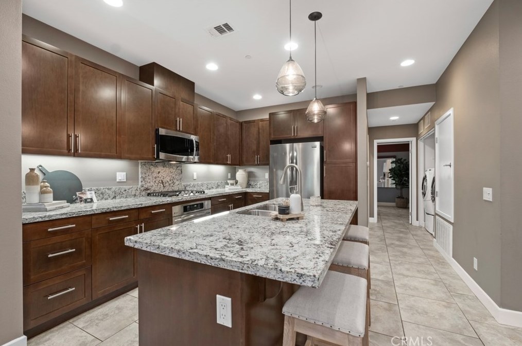 45 Soho, Irvine CA  92612-1083 exterior