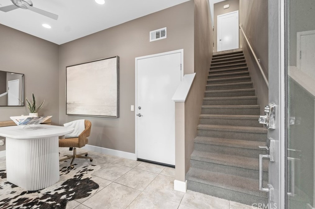 45 Soho, Irvine CA  92612-1083 exterior
