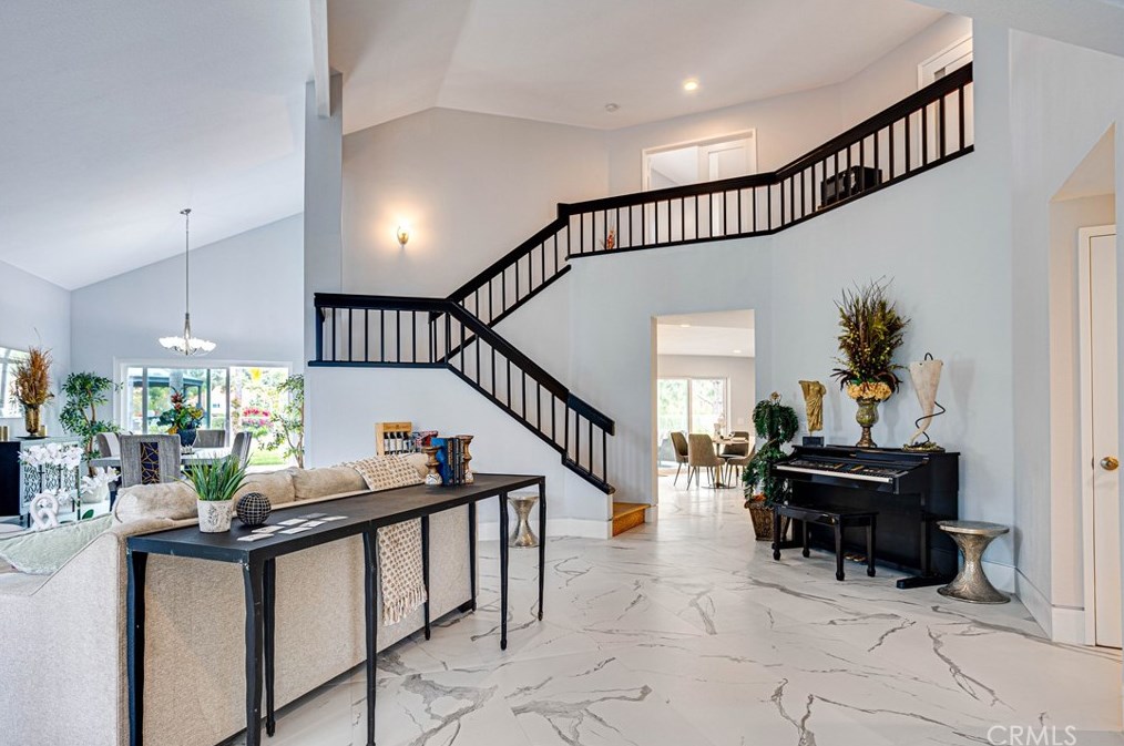 4 Sand Pointe, Laguna Beach CA  92677-5199 exterior