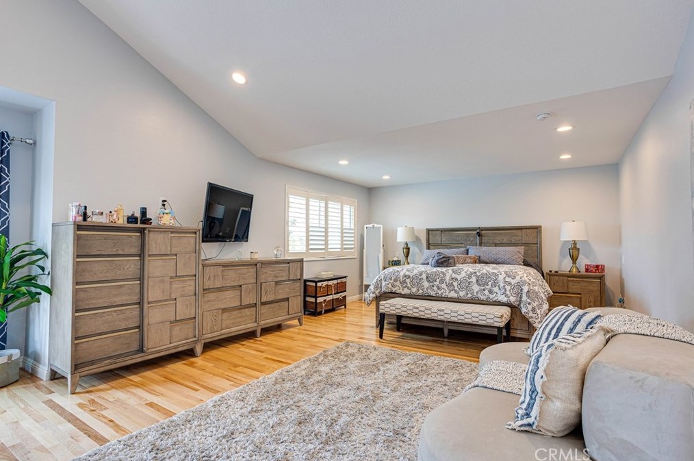 4 Sand Pointe, Laguna Beach CA  92677-5199 exterior