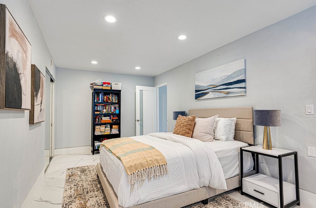 4 Sand Pointe, Laguna Beach CA  92677-5199 exterior