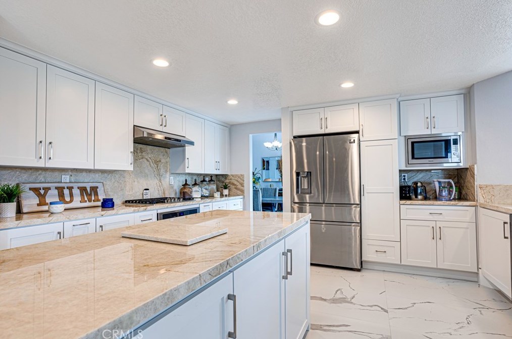 4 Sand Pointe, Laguna Beach CA  92677-5199 exterior