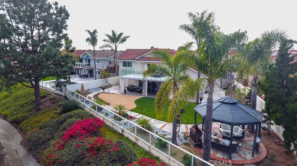 4 Sand Pointe, Laguna Beach CA  92677-5199 exterior