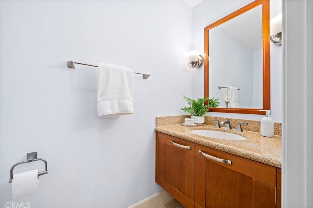 5082 Scholarship, Irvine CA  92612-5695 exterior