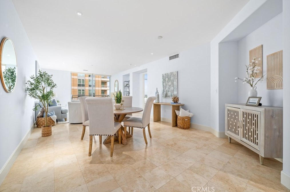 5082 Scholarship, Irvine CA  92612-5695 exterior