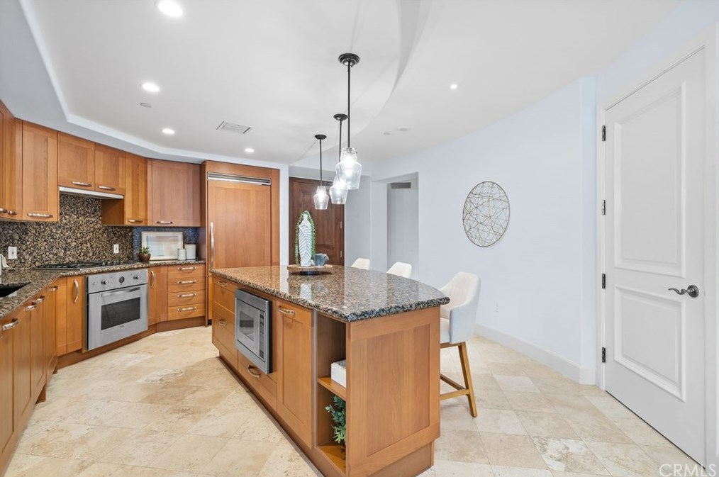 5082 Scholarship, Irvine CA  92612-5695 exterior