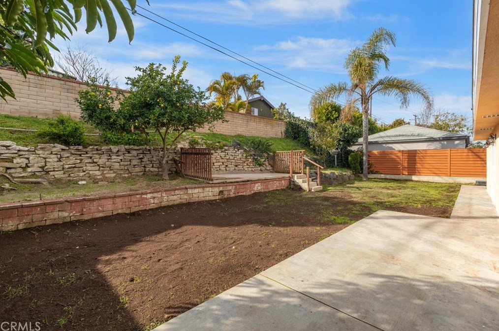2063 President Pl, Costa Mesa CA  92627-4013 exterior