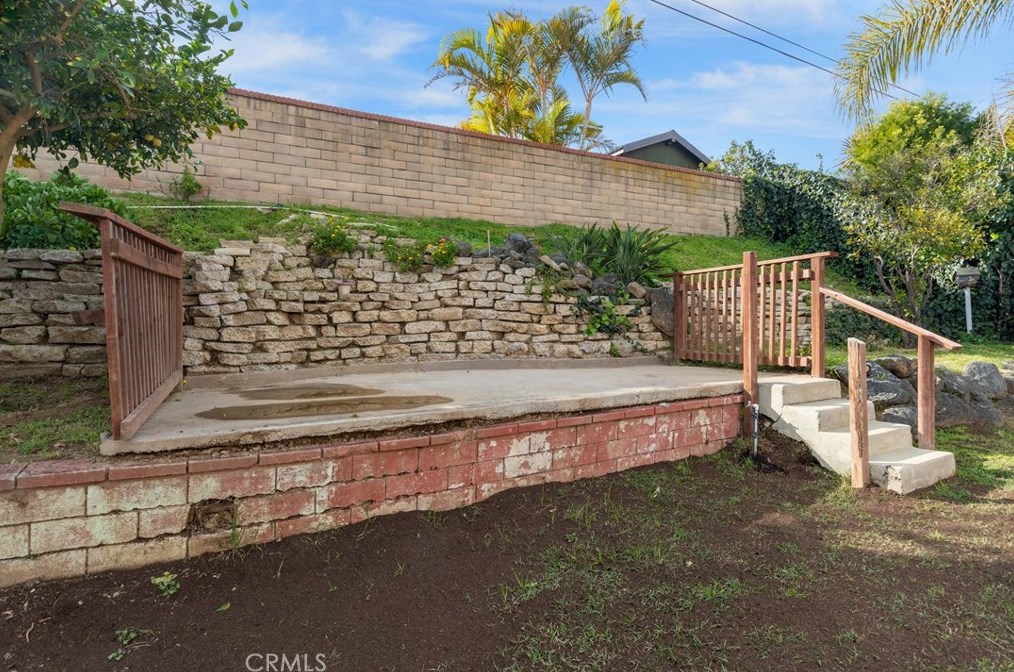 2063 President Pl, Costa Mesa CA  92627-4013 exterior