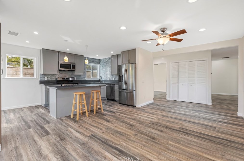 2063 President Pl, Costa Mesa CA  92627-4013 exterior